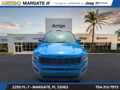 Used 2018 Jeep Compass Latitude w/ Popular Equipment Group FWD image 4