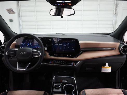 New 2026 Chevrolet Equinox ACTIV w/ Convenience Package III image 41