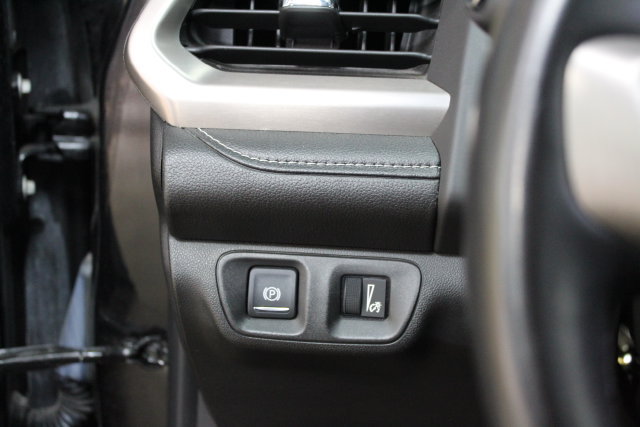 Used 2017 GMC Acadia Denali AWD/4WD image 15
