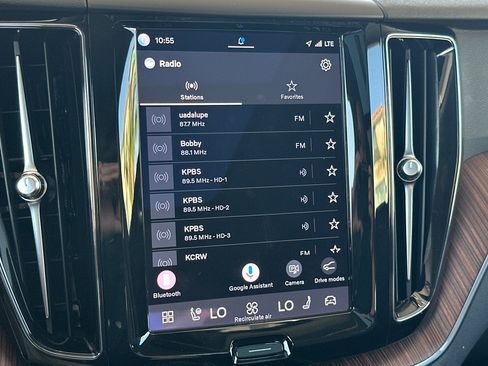 Certified 2023 Volvo XC60 T8 Plus AWD/4WD image 22