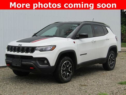 Used 2024 Jeep Compass Trailhawk AWD/4WD image 7