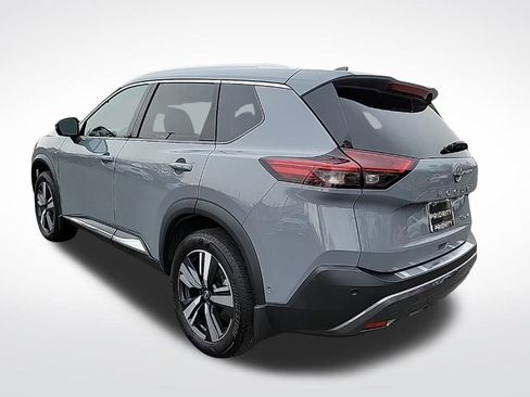 Used 2022 Nissan Rogue SL w/ SL Premium Package image 3