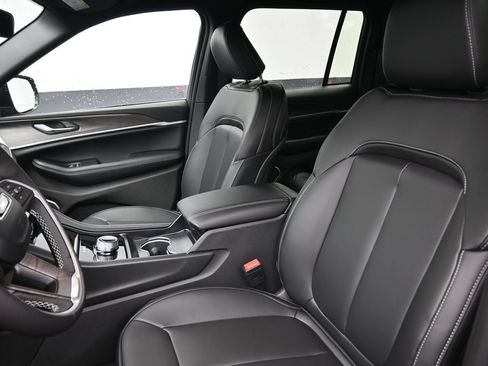 New 2026 Jeep Grand Cherokee Limited RWD image 24