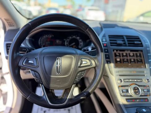 Used 2019 Lincoln MKZ Reserve FWD image 59