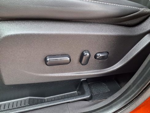 Used 2019 Ford Escape SEL image 31