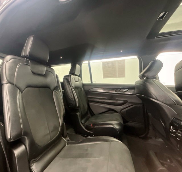 Used 2023 Jeep Grand Cherokee L Laredo AWD/4WD image 17