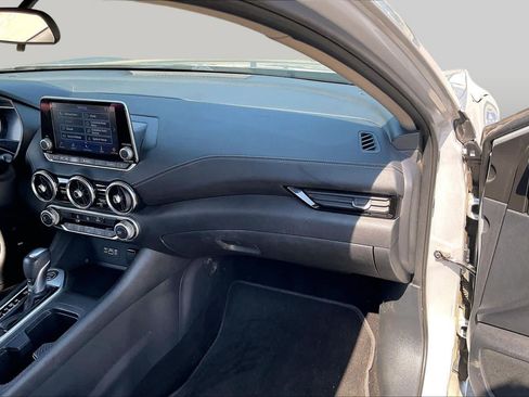 Used 2022 Nissan Sentra SV FWD image 18