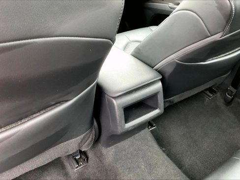 Used 2024 Toyota Camry SE image 10