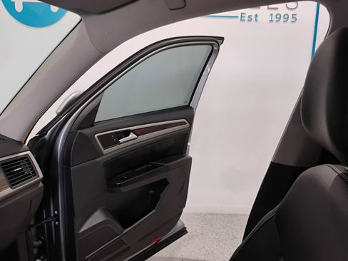 Used 2021 Volkswagen Atlas SE FWD image 67