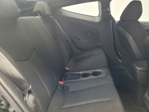 Used 2017 Hyundai Veloster Value Edition image 19