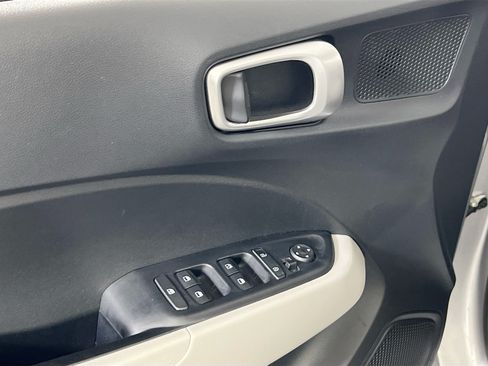 Used 2023 Hyundai Venue SEL w/ Cargo Package FWD image 17