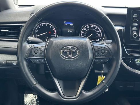 Used 2024 Toyota Camry SE image 21