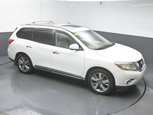 Used 2014 Nissan Pathfinder Platinum w/ Platinum Premium Package AWD/4WD image 42