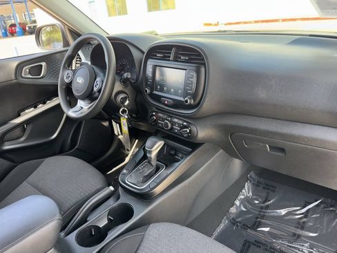 Used 2021 Kia Soul S FWD image 10