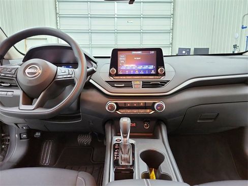 Used 2025 Nissan Altima 2.5 S image 42