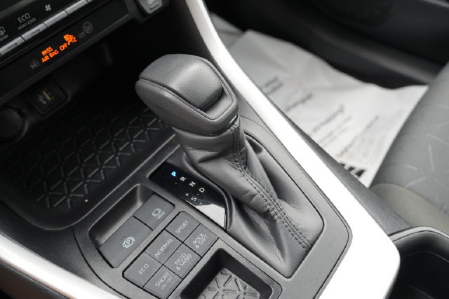 Used 2024 Toyota RAV4 XLE AWD/4WD image 36