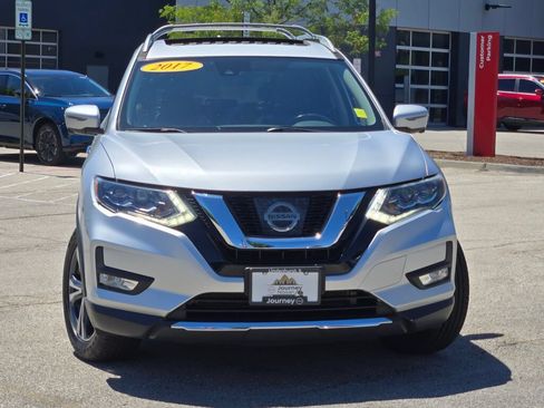 Used 2017 Nissan Rogue SL w/ SL Premium Package AWD/4WD image 3