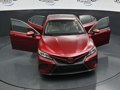 Used 2018 Toyota Camry SE w/ Moonroof Package FWD image 43