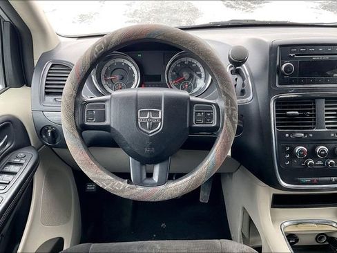 Used 2012 Dodge Grand Caravan SXT image 5