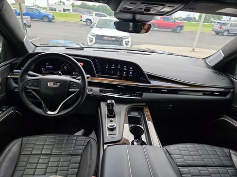 Used 2024 Cadillac Escalade Sport Platinum w/ LPO, ONYX Package AWD/4WD image 6