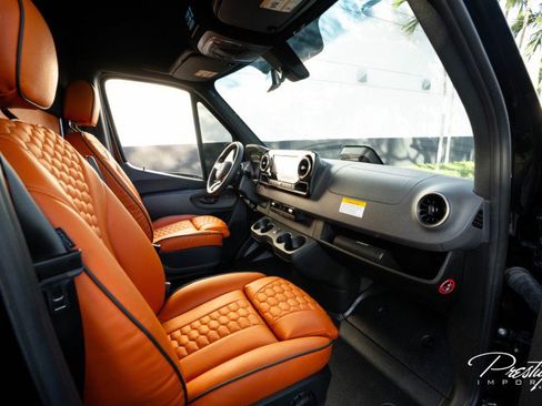 Used 2025 Mercedes-Benz Sprinter 2500 image 34