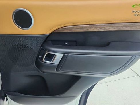 Used 2019 Land Rover Discovery HSE Luxury AWD/4WD image 31