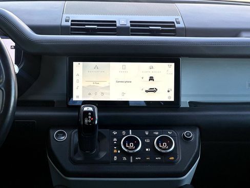 Used 2020 Land Rover Defender 110 HSE image 16