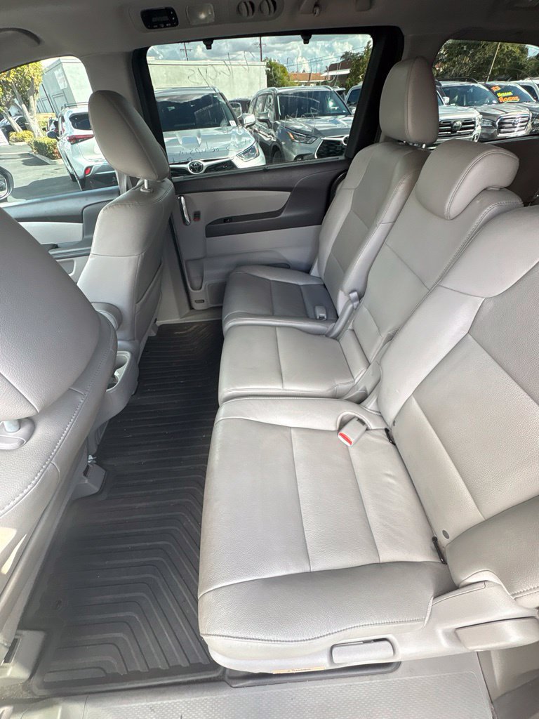 Used 2017 Honda Odyssey EX-L image 22