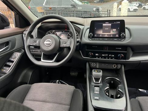 Used 2023 Nissan Rogue SV image 17
