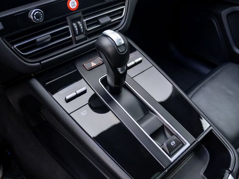 Certified 2026 Porsche Macan AWD/4WD image 21