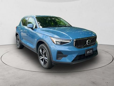 Certified 2025 Volvo XC40 B5 Core AWD/4WD image 7