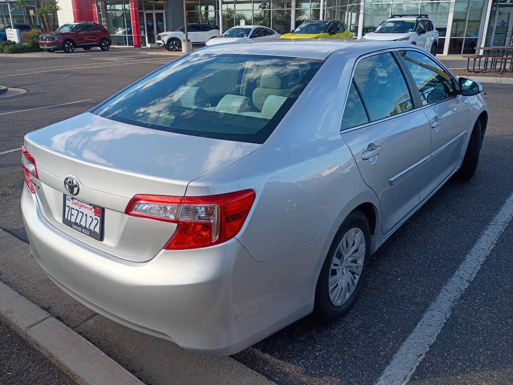 Used 2014 Toyota Camry LE FWD image 4