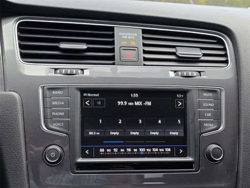 Used 2017 Volkswagen Golf Alltrack SE image 17