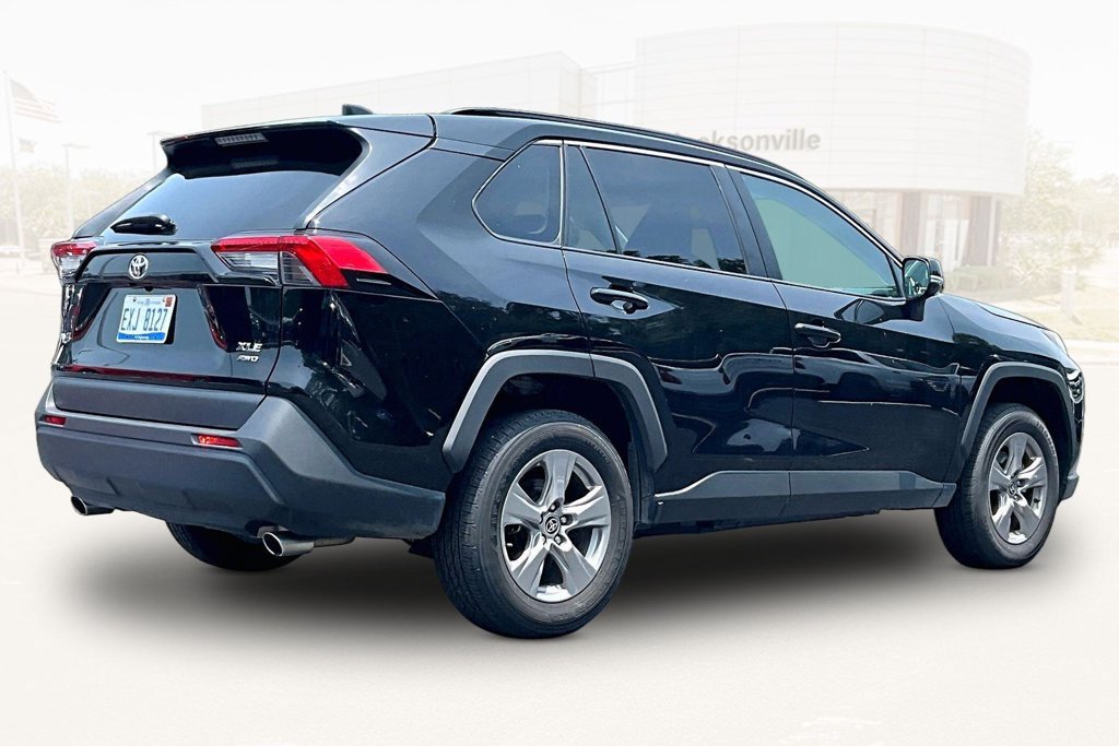 Used 2025 Toyota RAV4 XLE AWD/4WD image 6