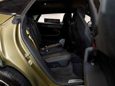 Used 2024 Lamborghini Urus Performante AWD/4WD image 66