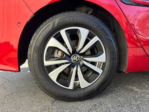 Used 2018 Toyota Prius Prime Advanced image 18