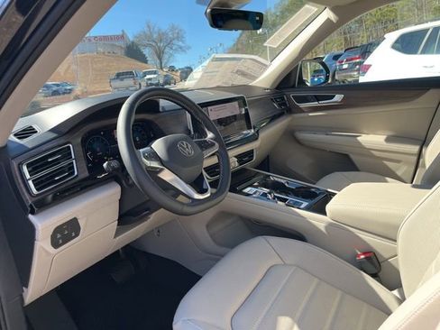 New 2026 Volkswagen Atlas SEL image 6