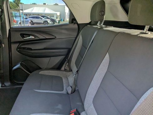 Used 2021 Chevrolet TrailBlazer LS image 23