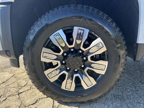 New 2026 GMC Sierra 2500 Denali w/ Denali Reserve Package image 15