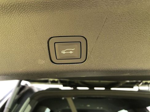 Used 2025 Chevrolet Tahoe LT AWD/4WD image 18