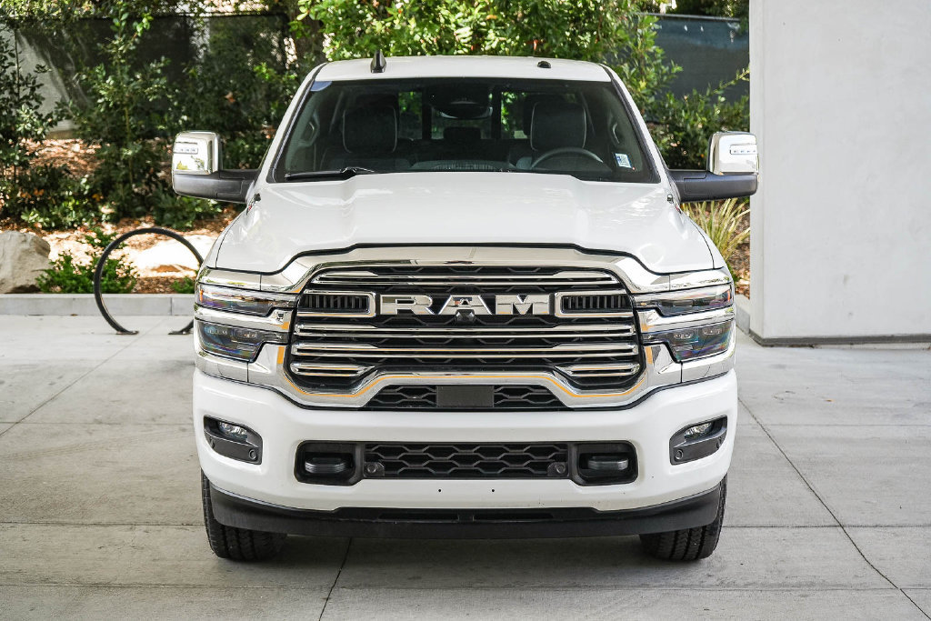 Used 2026 RAM 2500 Laramie AWD/4WD image 2