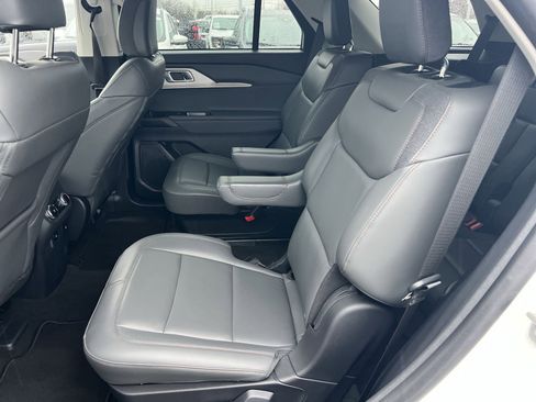 Certified 2025 Ford Explorer Active w/ Active Comfort Package image 24