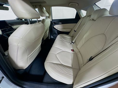 Used 2020 Toyota Avalon Limited w/ Advanced Safety Package FWD image 28