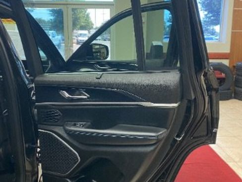 Used 2022 Jeep Grand Cherokee Trailhawk w/ Advanced Protech Group II AWD/4WD image 12