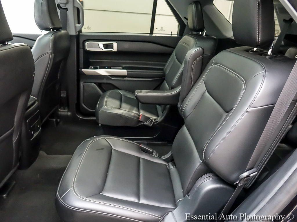 Used 2024 Ford Explorer XLT w/ Equipment Group 202A AWD/4WD image 13