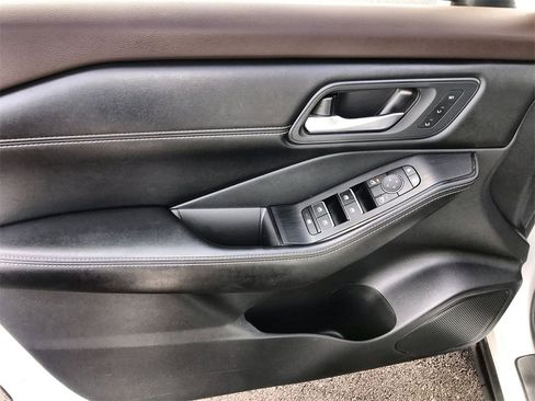 Certified 2023 Nissan Rogue SL w/ SL Premium Package image 13