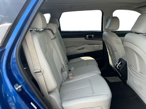 Used 2022 Kia Sorento S w/ Panoramic Sunroof Package FWD image 23