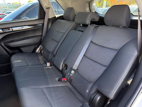Used 2012 Kia Sorento LX w/ Convenience Pkg image 23
