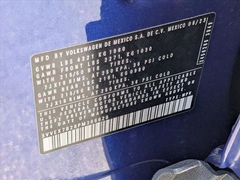 Used 2023 Volkswagen Taos SE w/ Panoramic Sunroof Package image 28