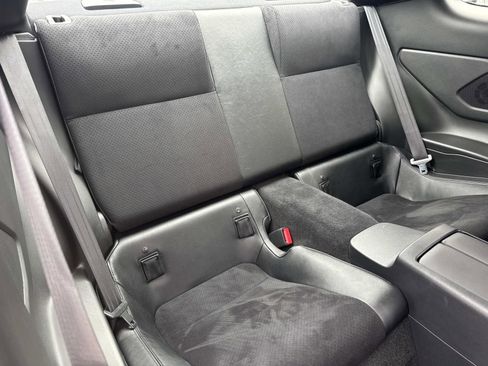 Used 2025 Toyota GR86 Premium RWD image 9